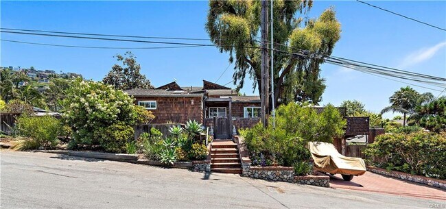 Building Photo - Woods Cove Beach House