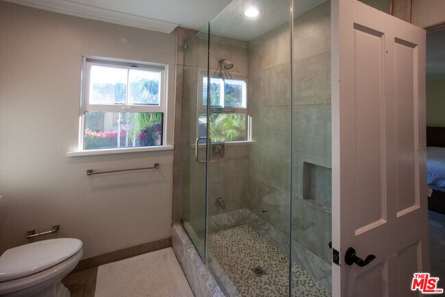 Building Photo - 3501 Caribeth Dr