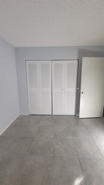 Building Photo - 313 Gardens Dr