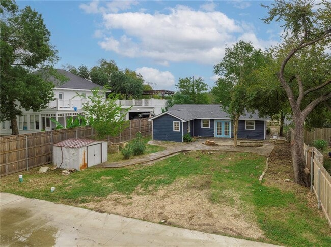 Building Photo - 704 McNeil Rd