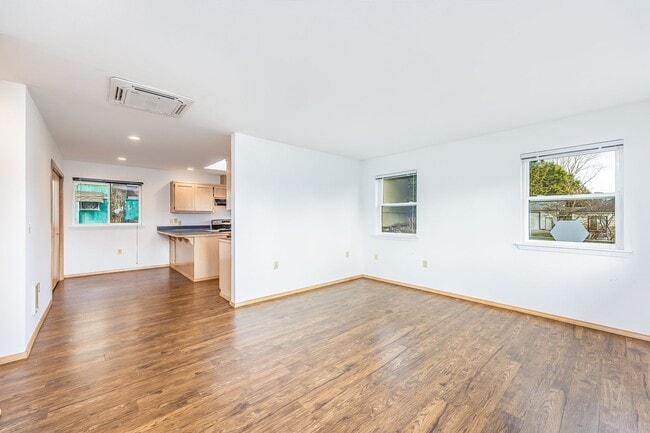 Building Photo - One Level Lifestyle in Snohomish