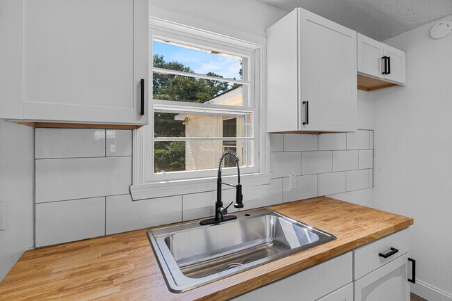 Building Photo - 72 Madera Dr