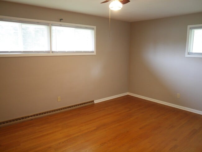Building Photo - 5551 Thunderbird Cir NW