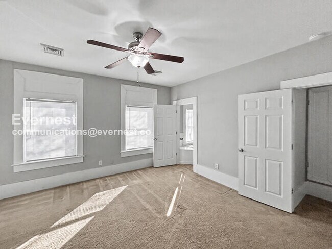 Building Photo - 1304 Oakwood Ave