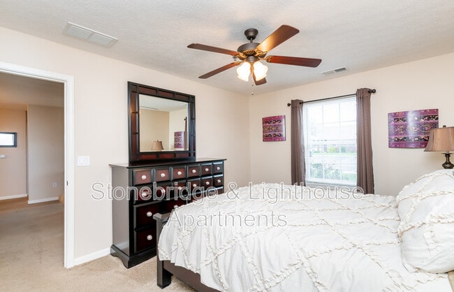 Building Photo - 201 Stonebench Cir