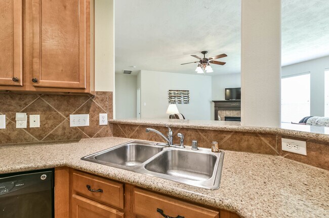 Building Photo - 14 Harbinger Ct