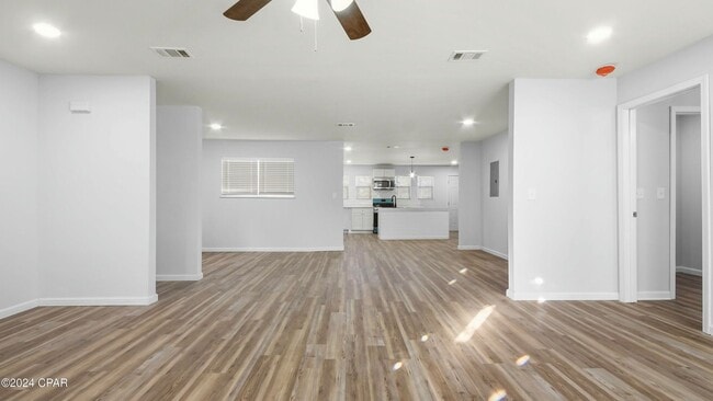 Building Photo - 607 N Star Ave