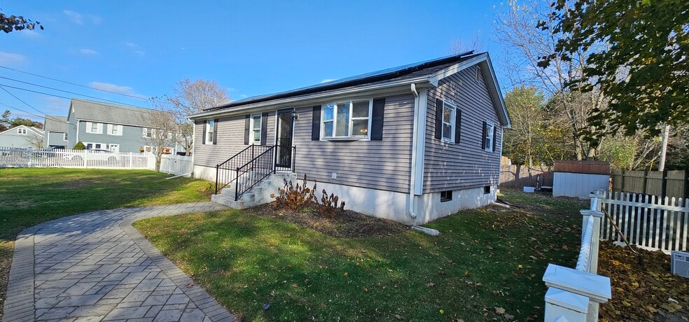 Building Photo - 23 Frenier Ave