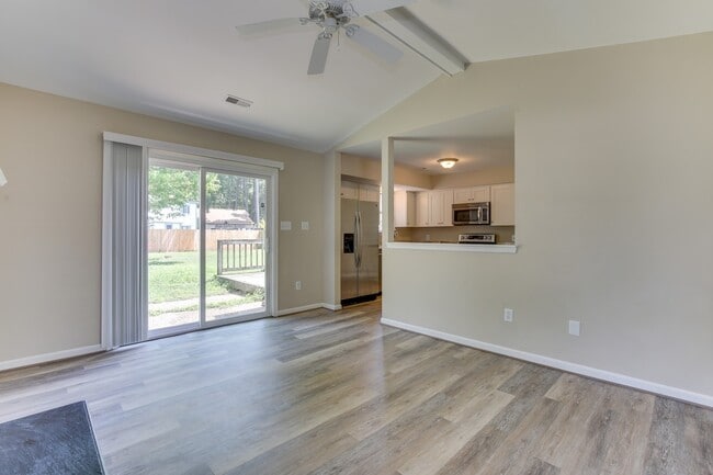 Building Photo - 732 Galahad Dr