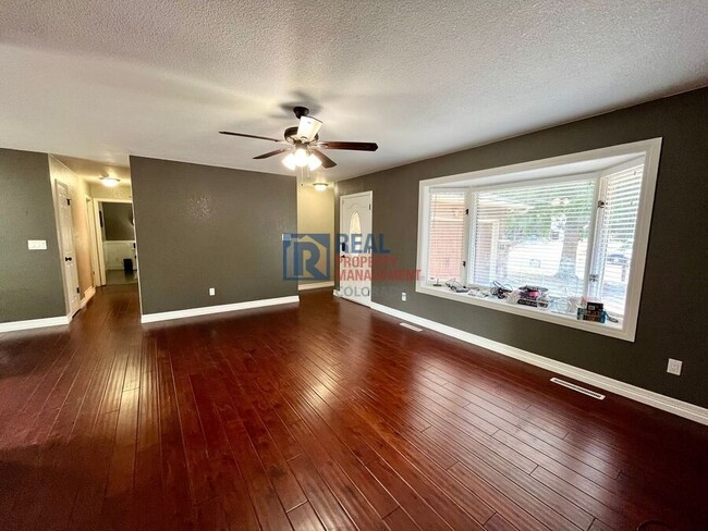 Building Photo - 4316 Ridgeglen Rd
