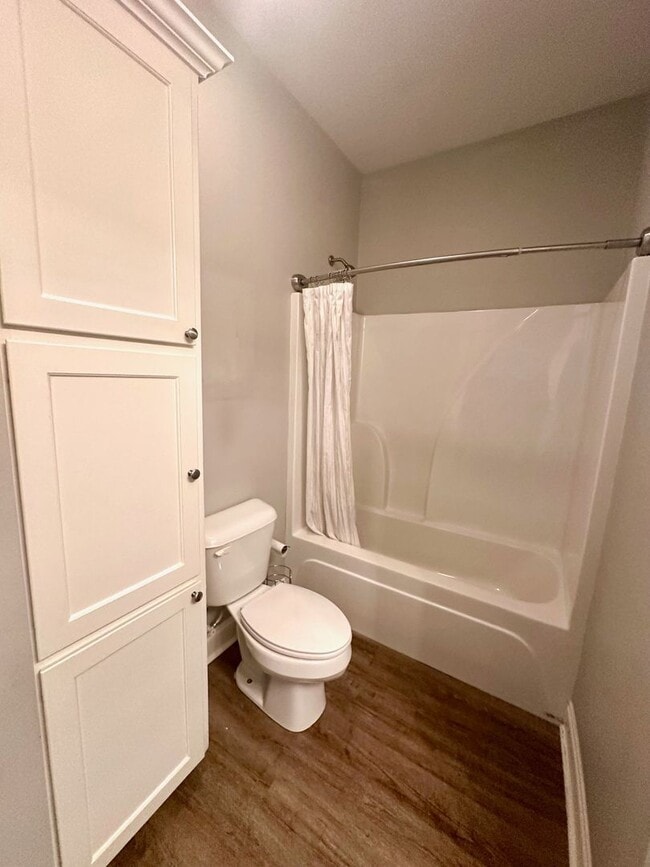 Building Photo - 10664 Florida Blvd