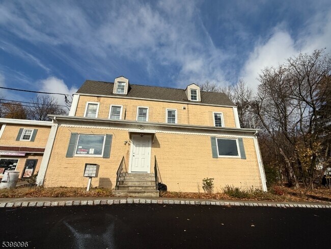 Building Photo - 173 US-46