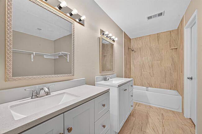 Building Photo - 1811 Foxlake Dr