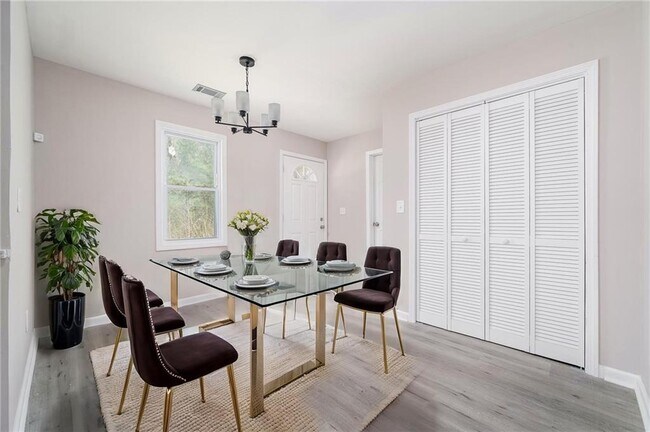 Building Photo - 665 S Eugenia Pl NW