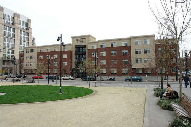 Pearl Court Apartments 920 NW Kearney St Portland OR 97209 Pearl Court Apartments 920 NW Kearney St Portland OR 97209