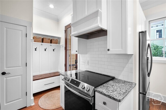 Building Photo - 718 Tattnall St