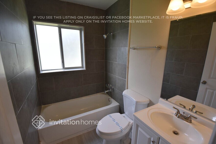 Building Photo - 849 Sunniland Dr