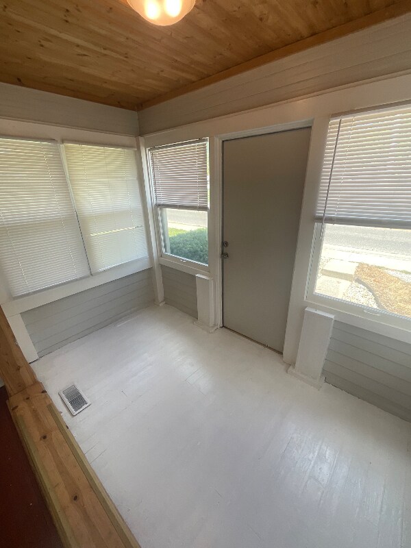 Building Photo - 416 E Hillside Dr