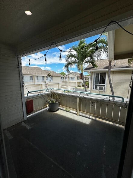 Building Photo - 91-1039-1039 Laaulu St