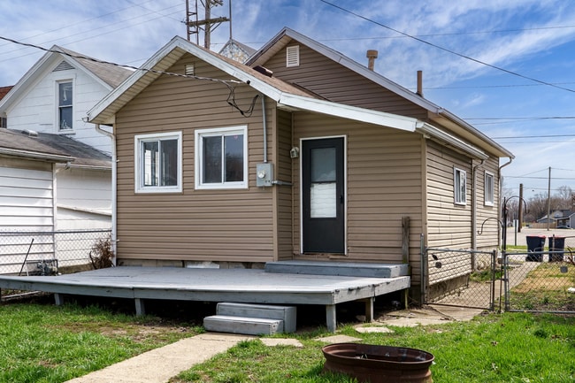 Building Photo - 229 1st St