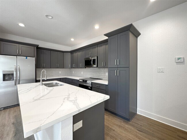 Building Photo - 5427 Bellfort Ct