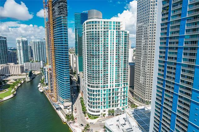 Building Photo - 300 S Biscayne Blvd