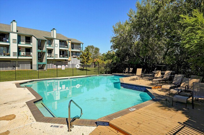 Building Photo - 18617 Egret Bay Blvd