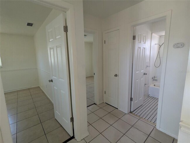 Building Photo - 9310 Whitman Ln