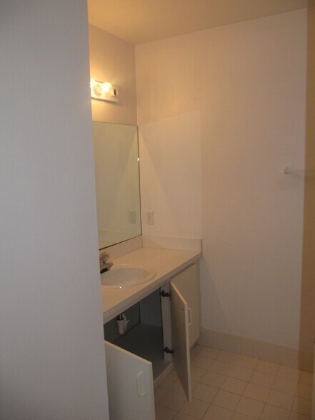 Building Photo - 1180 NW 125th Path