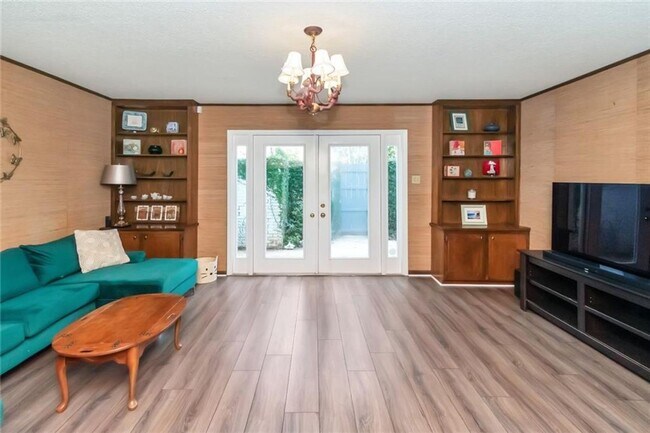 Building Photo - WELCOME TO GEORGETOWN CONDOMINIUMS IN SPRI...