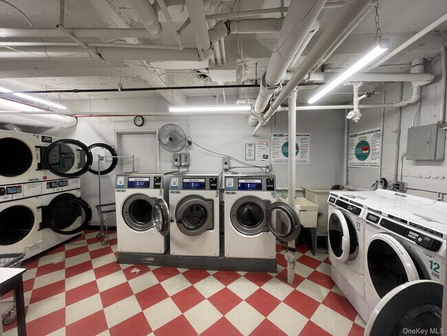 Building Photo - 445 W 240th St