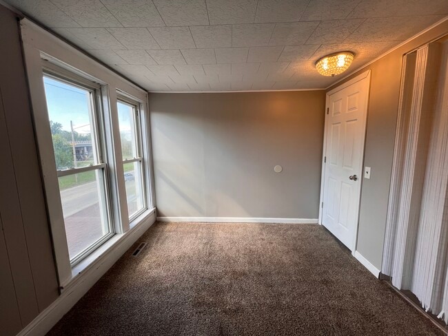 Building Photo - 2634 N Michigan Ave