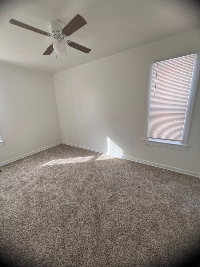 Building Photo - 622 Cranberry St