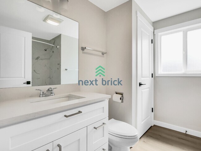 Building Photo - Beautiful 3 beds, 1 bath Single Family Home is available for Rent in Renton!