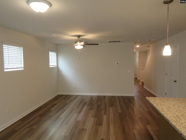 Building Photo - 425 Pepperbush Ln