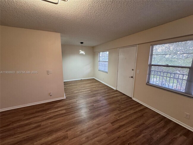 Building Photo - 13250 SW 4th Ct