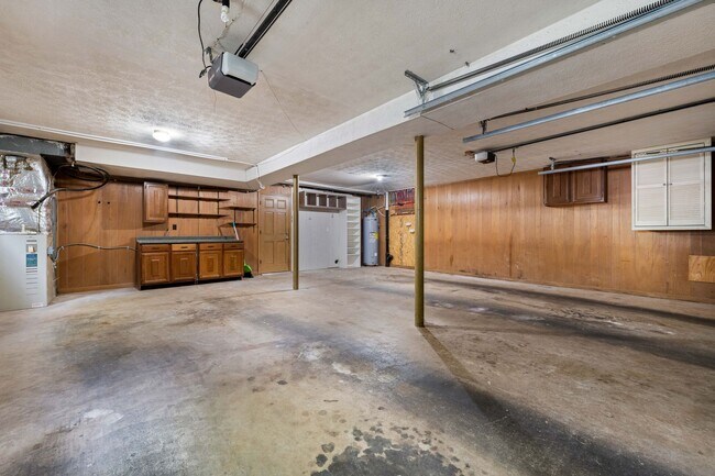 Building Photo - JC Rental Available. Prime location
