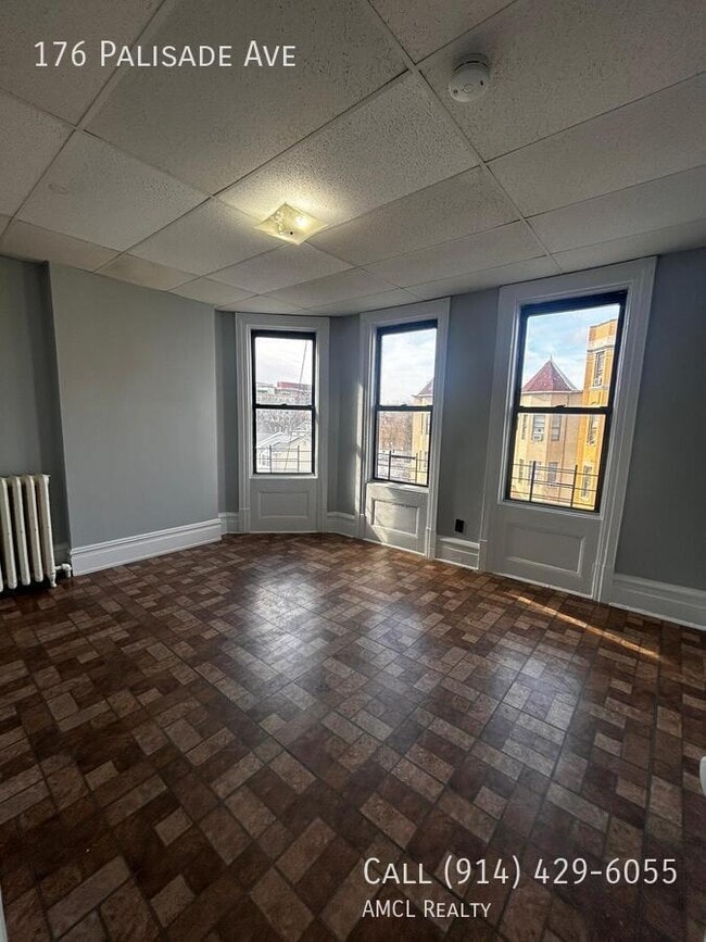 Building Photo - 176 Palisade Ave