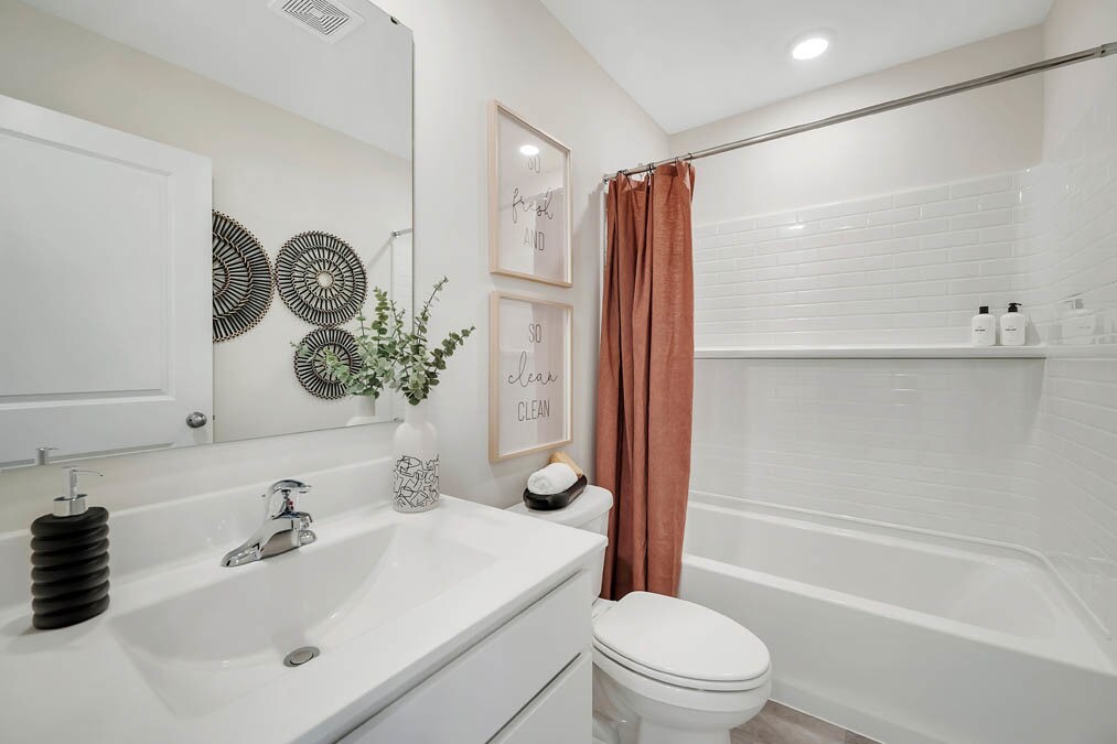 Building Photo - 370 Bridgeview Ct