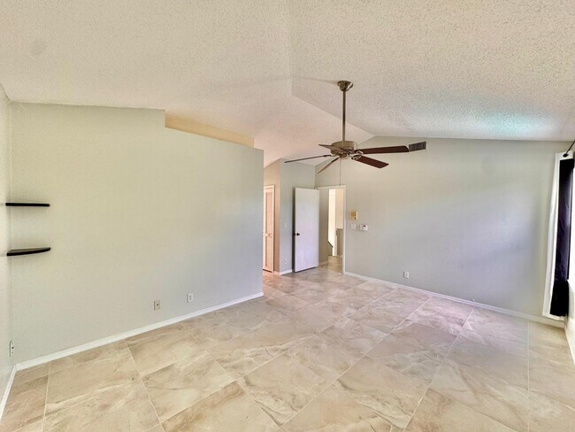 Building Photo - 2698 Linkside Dr