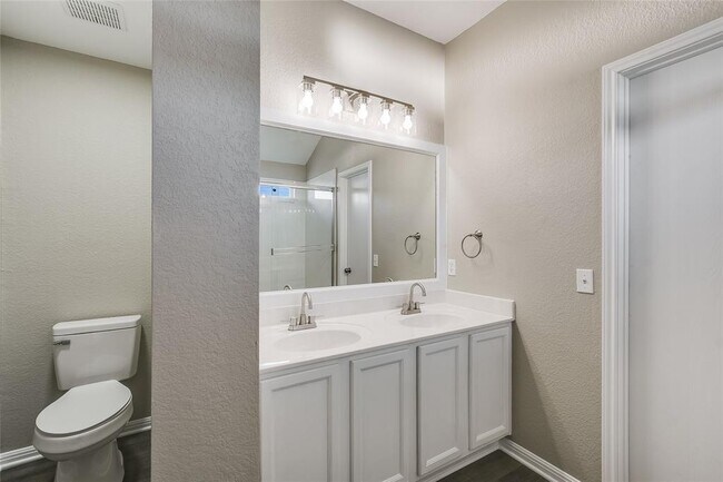 Building Photo - 4712 Lake George Ln