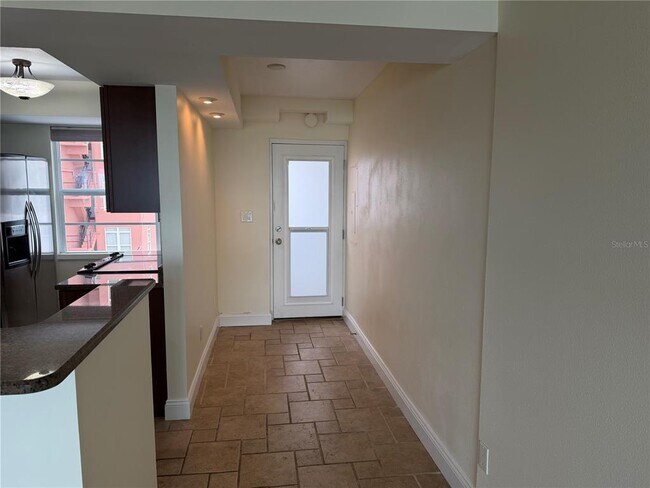 Building Photo - 33 S Gulfstream Ave