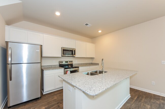 Building Photo - 320 High Grv Wy