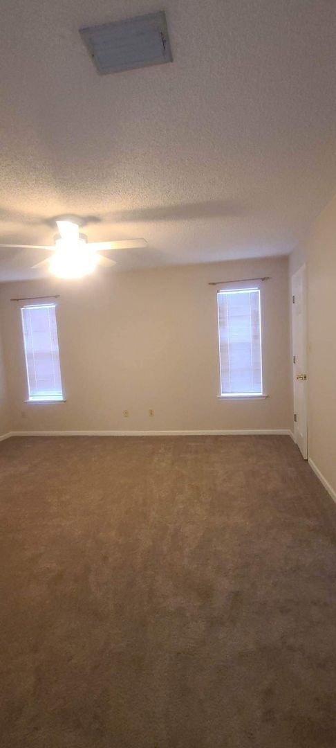 Building Photo - 3835 Cross Creek Trail