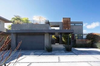 Building Photo - 2722 Camino Del Mar