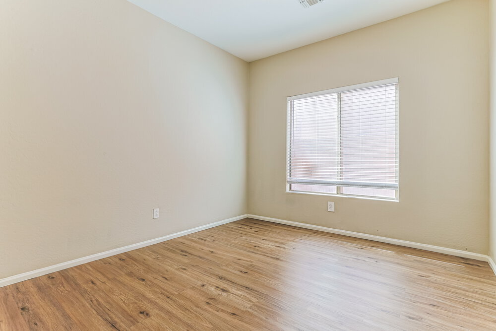 Building Photo - 3316 S 71st Ave