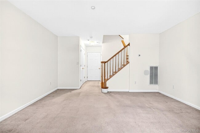 Building Photo - 17 Harbor Pointe Dr