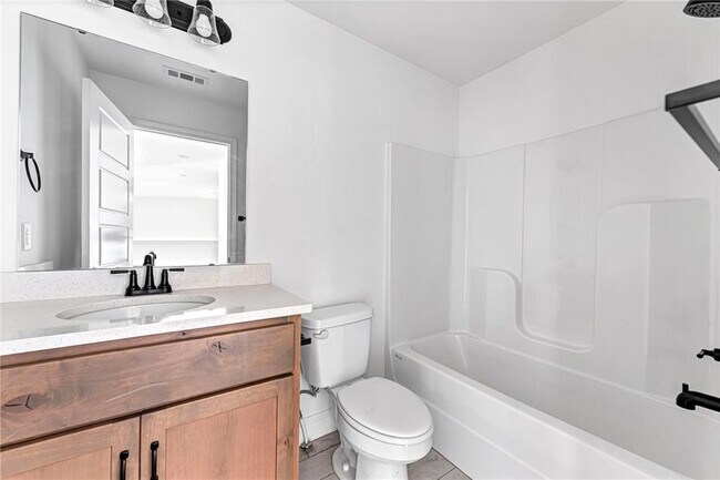 Building Photo - 2090 Wildflower Dr