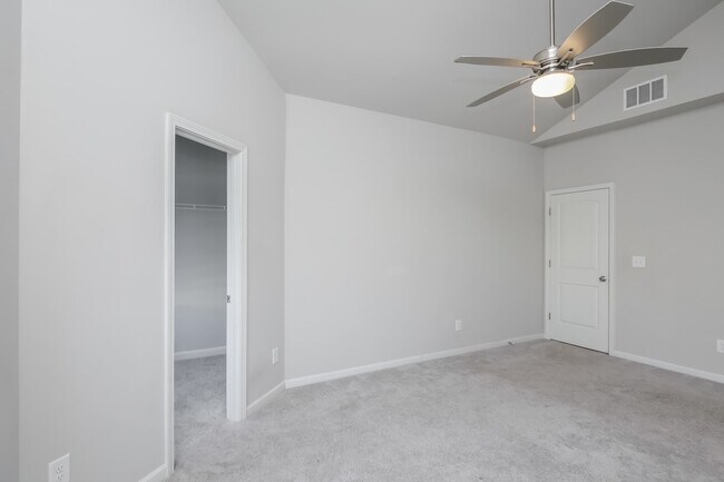 Building Photo - 41 Madaline Ln