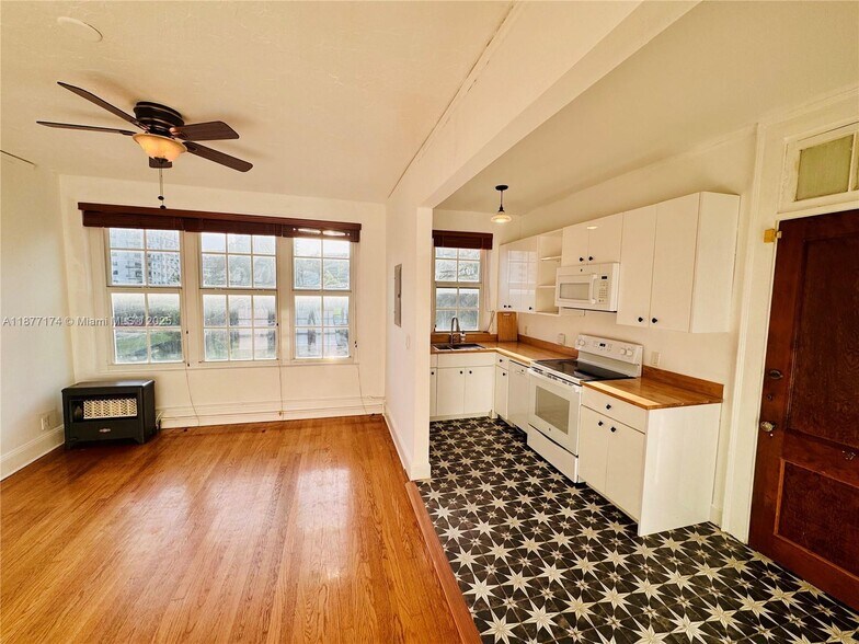 Building Photo - 3224 Biscayne Blvd